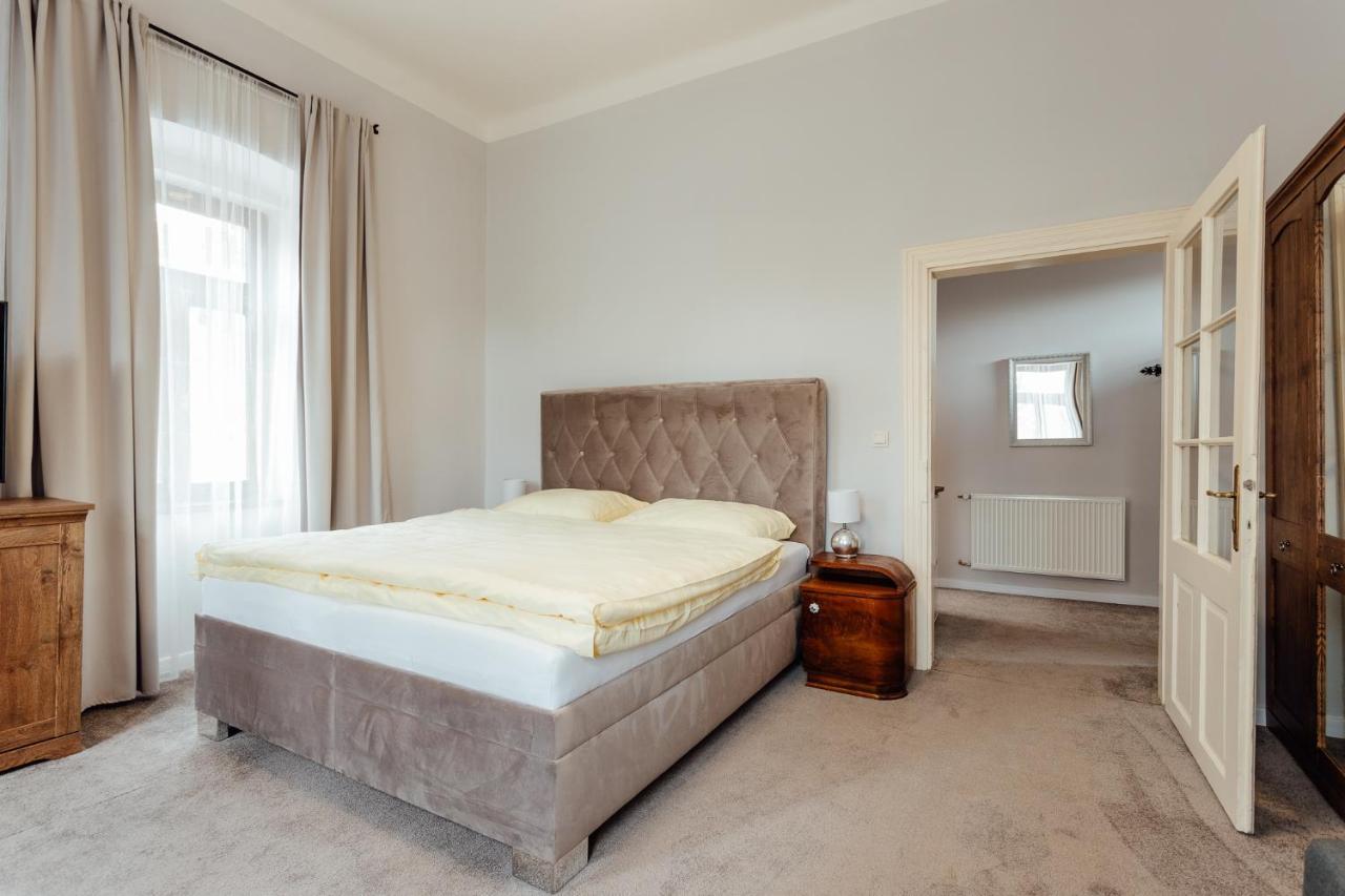 Botanicky Dvor Aparthotel Banska Stiavnica Bagian luar foto