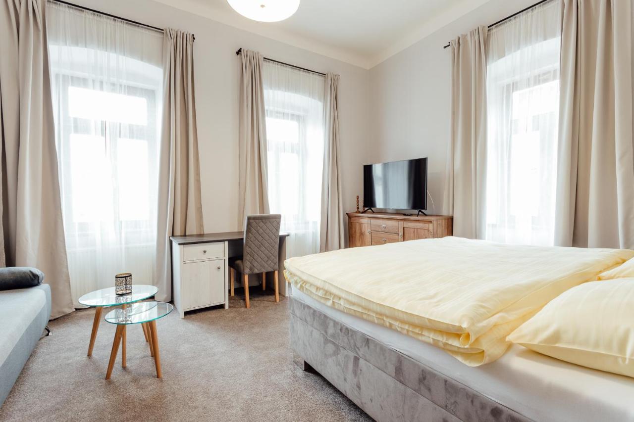 Botanicky Dvor Aparthotel Banska Stiavnica Bagian luar foto