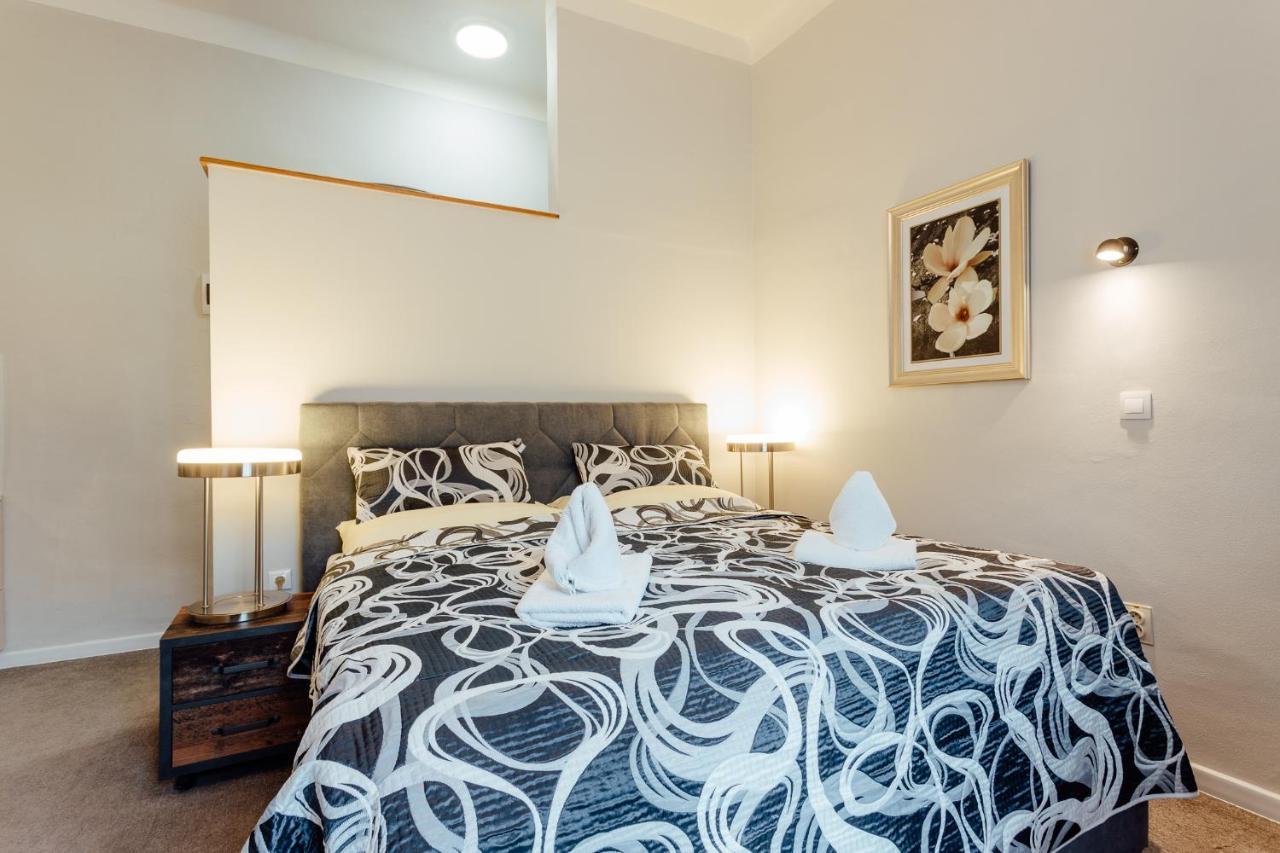 Botanicky Dvor Aparthotel Banska Stiavnica Bagian luar foto