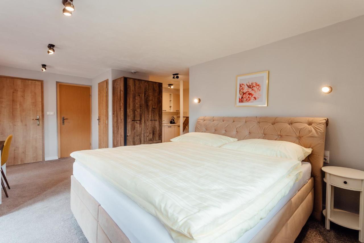 Botanicky Dvor Aparthotel Banska Stiavnica Bagian luar foto