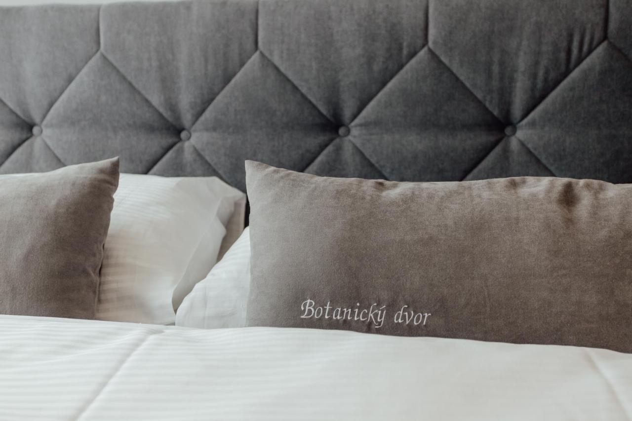 Botanicky Dvor Aparthotel Banska Stiavnica Bagian luar foto