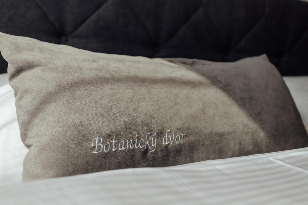 Botanicky Dvor Aparthotel Banska Stiavnica Bagian luar foto