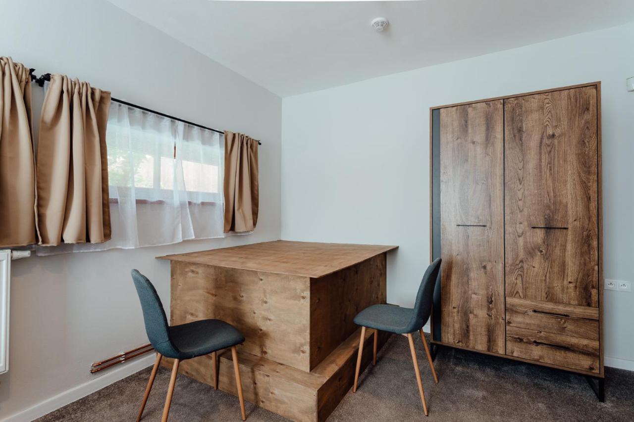 Botanicky Dvor Aparthotel Banska Stiavnica Bagian luar foto