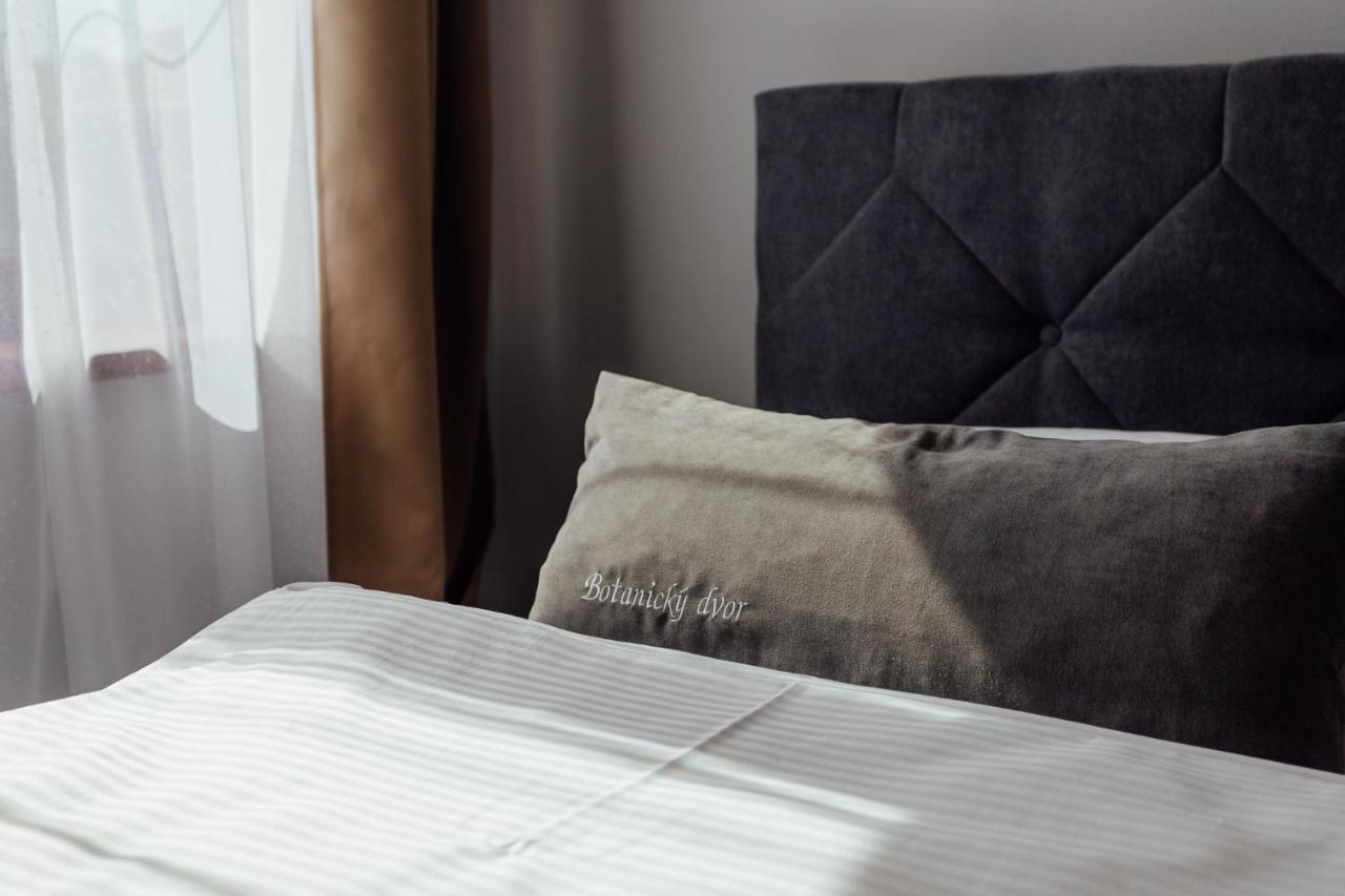 Botanicky Dvor Aparthotel Banska Stiavnica Bagian luar foto