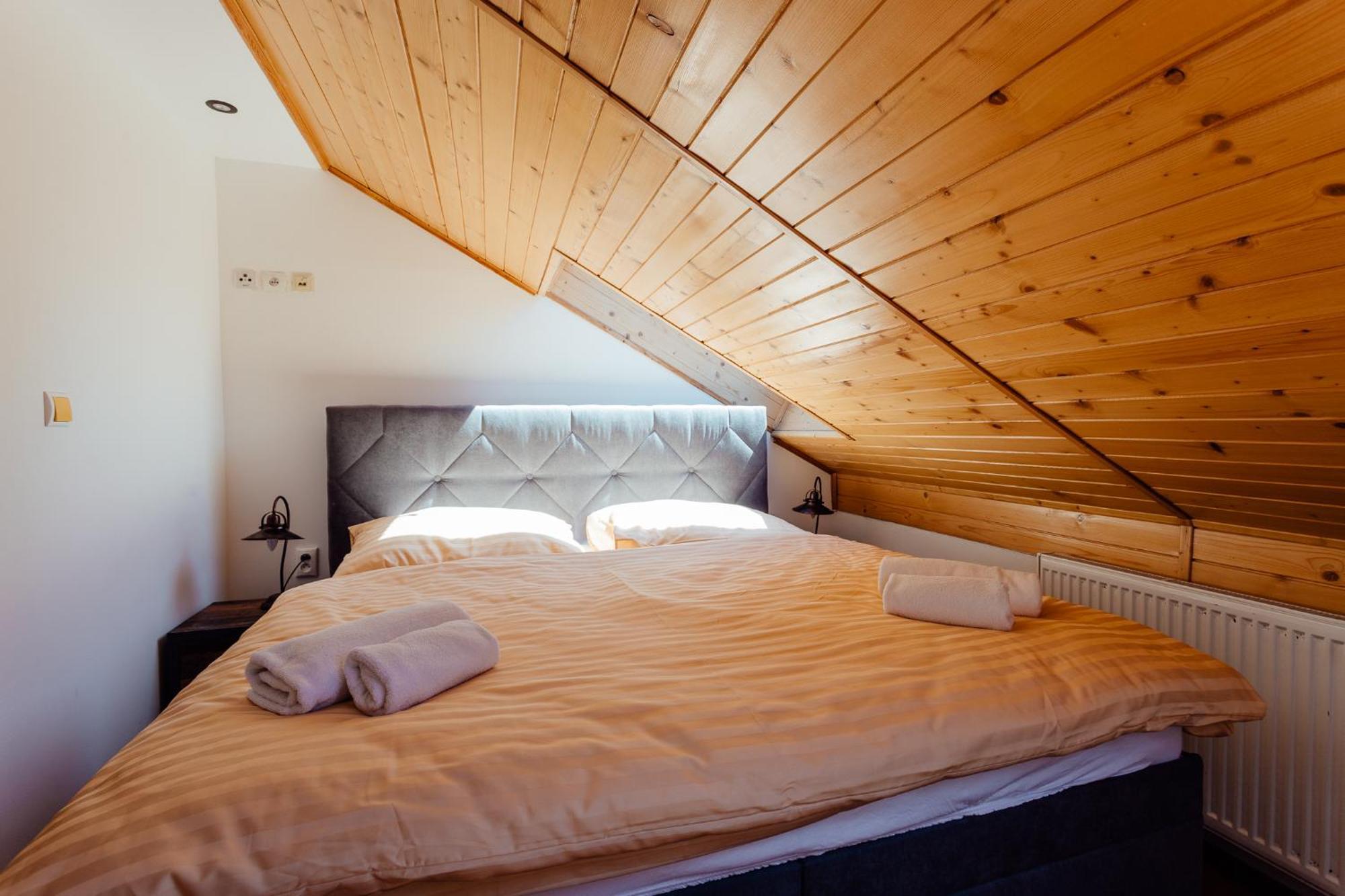 Botanicky Dvor Aparthotel Banska Stiavnica Bagian luar foto