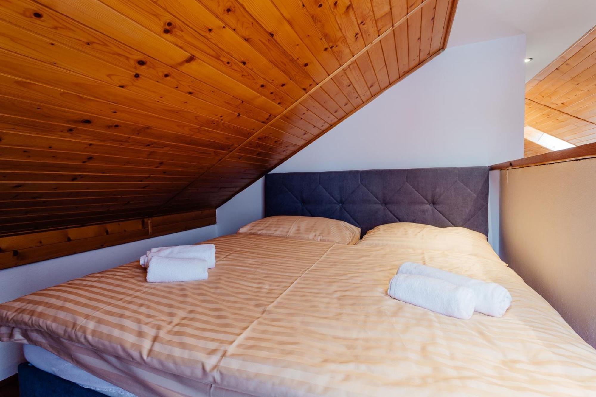 Botanicky Dvor Aparthotel Banska Stiavnica Bagian luar foto