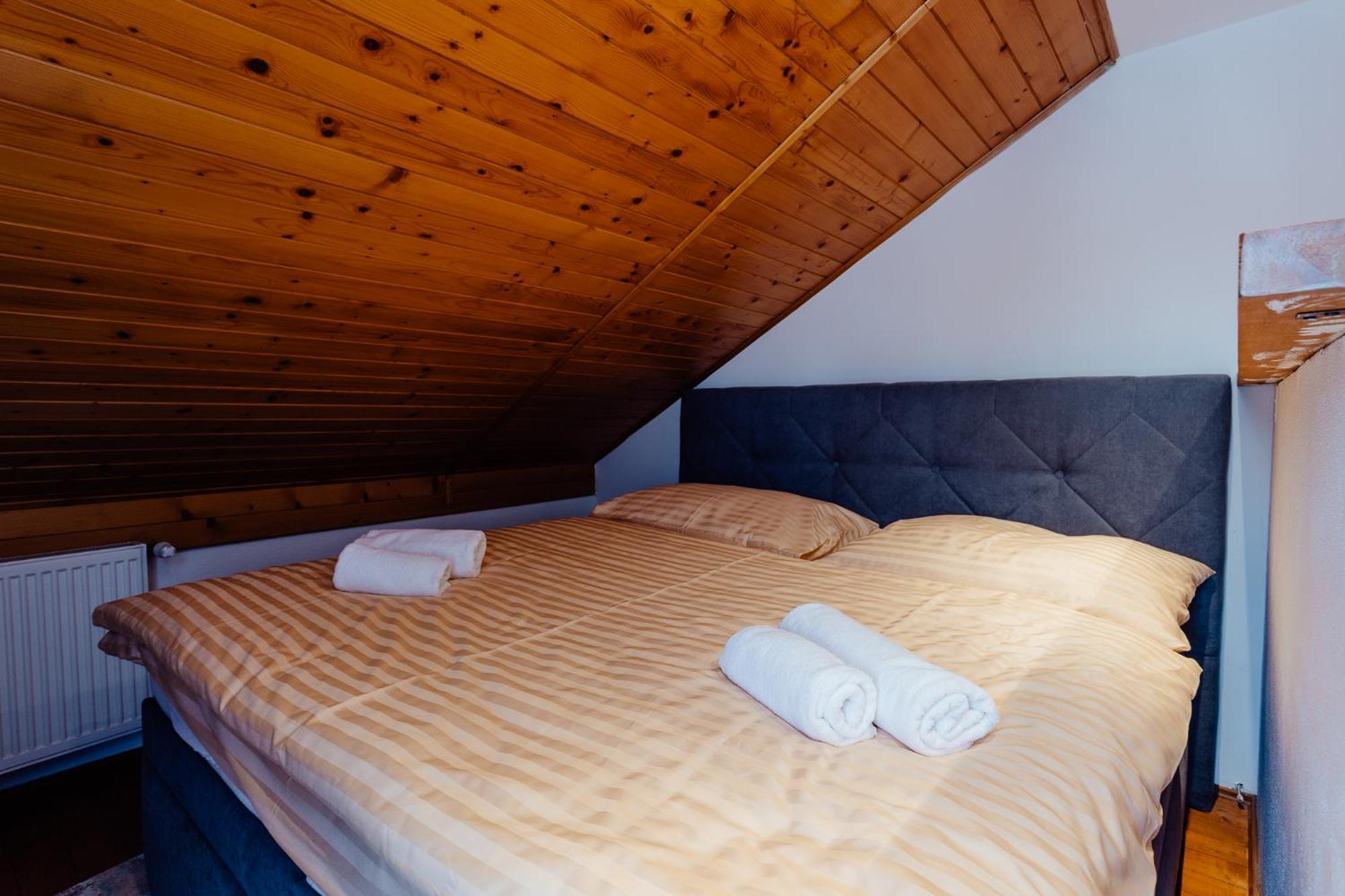 Botanicky Dvor Aparthotel Banska Stiavnica Bagian luar foto