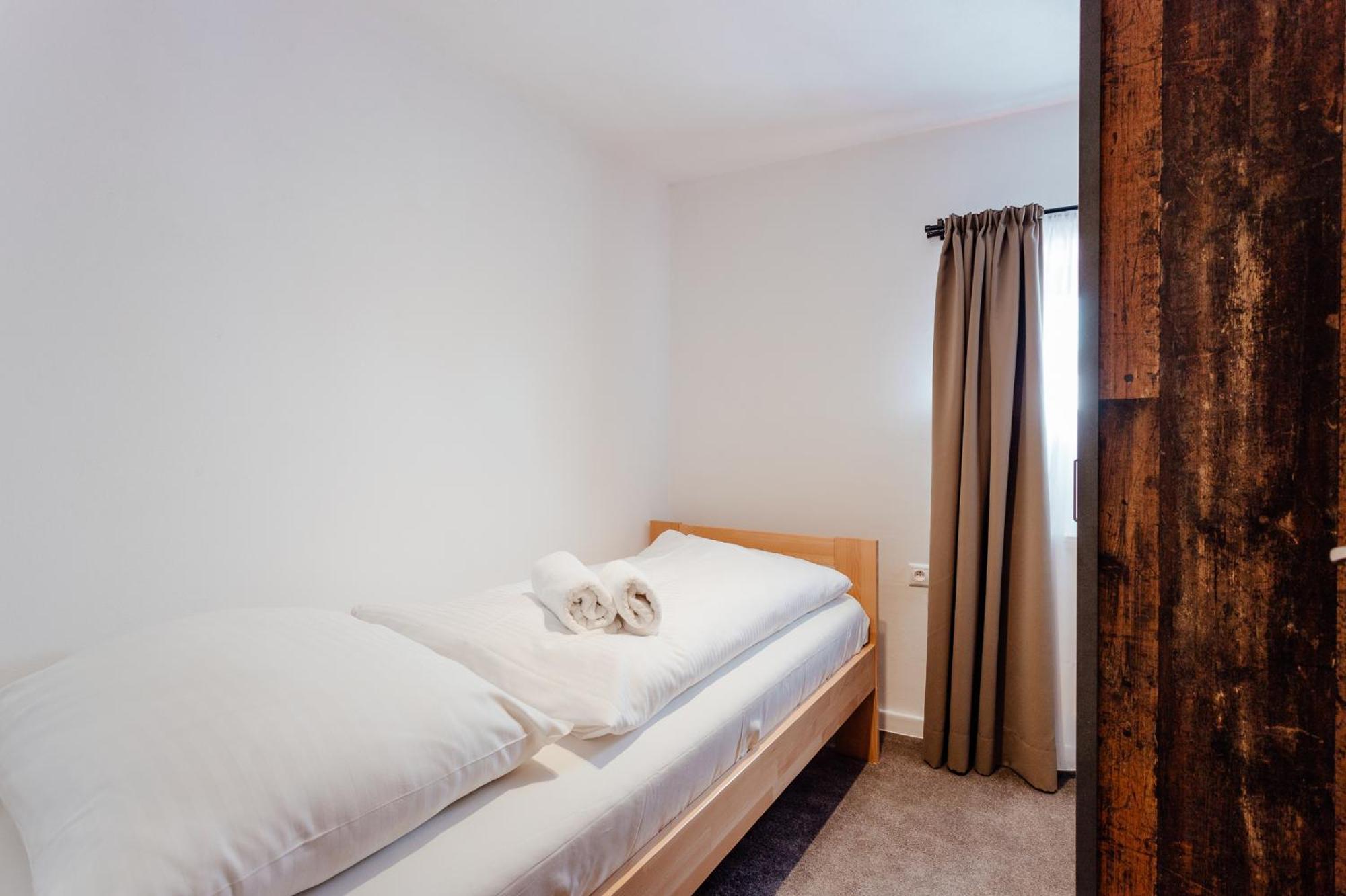 Botanicky Dvor Aparthotel Banska Stiavnica Bagian luar foto