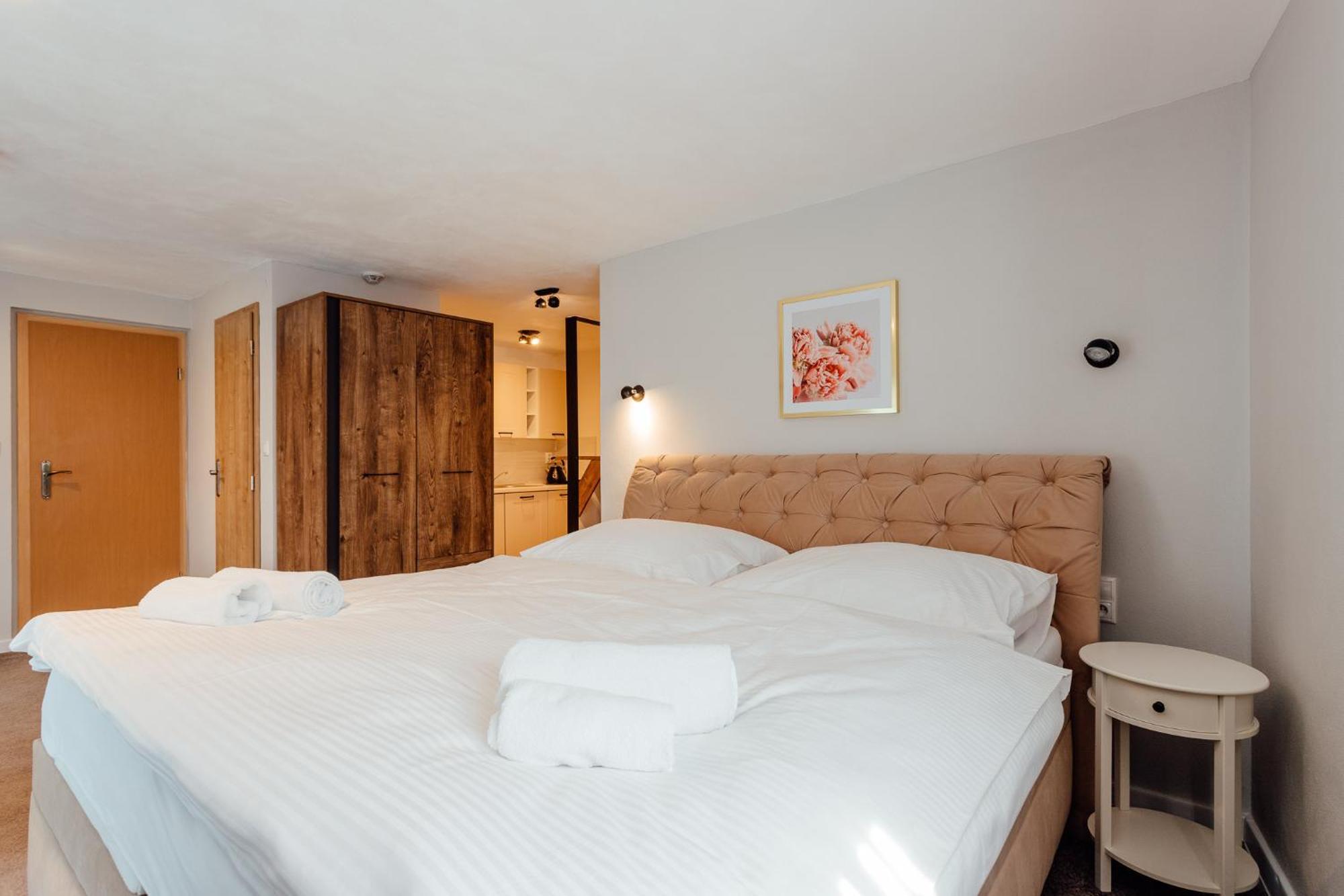 Botanicky Dvor Aparthotel Banska Stiavnica Bagian luar foto