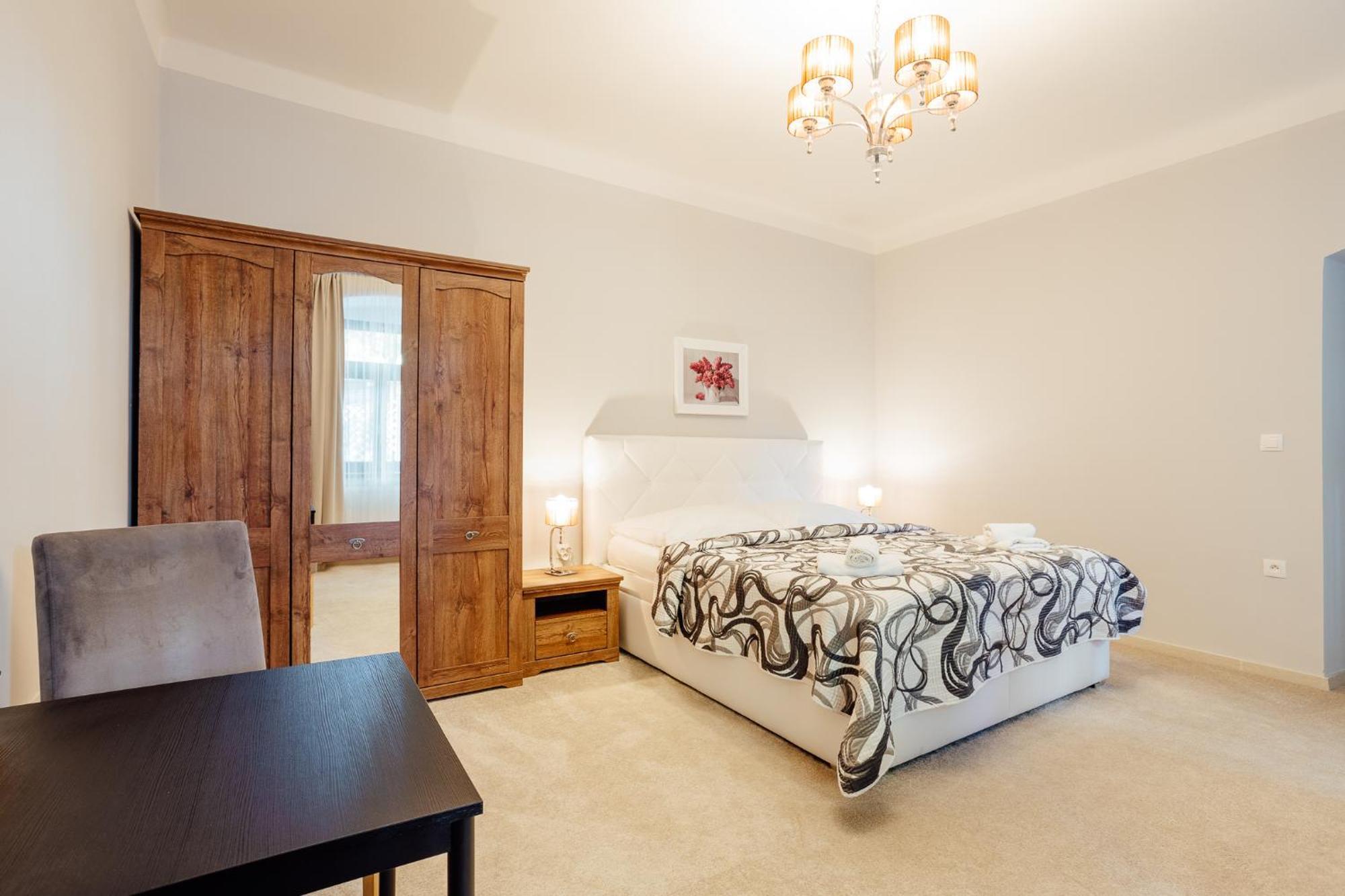 Botanicky Dvor Aparthotel Banska Stiavnica Bagian luar foto