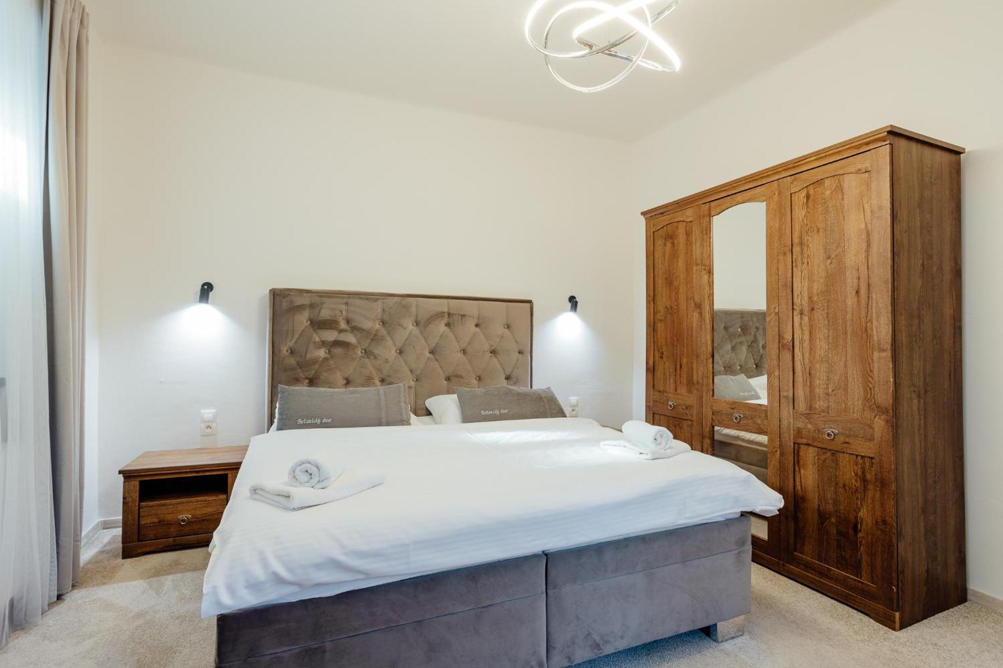 Botanicky Dvor Aparthotel Banska Stiavnica Bagian luar foto