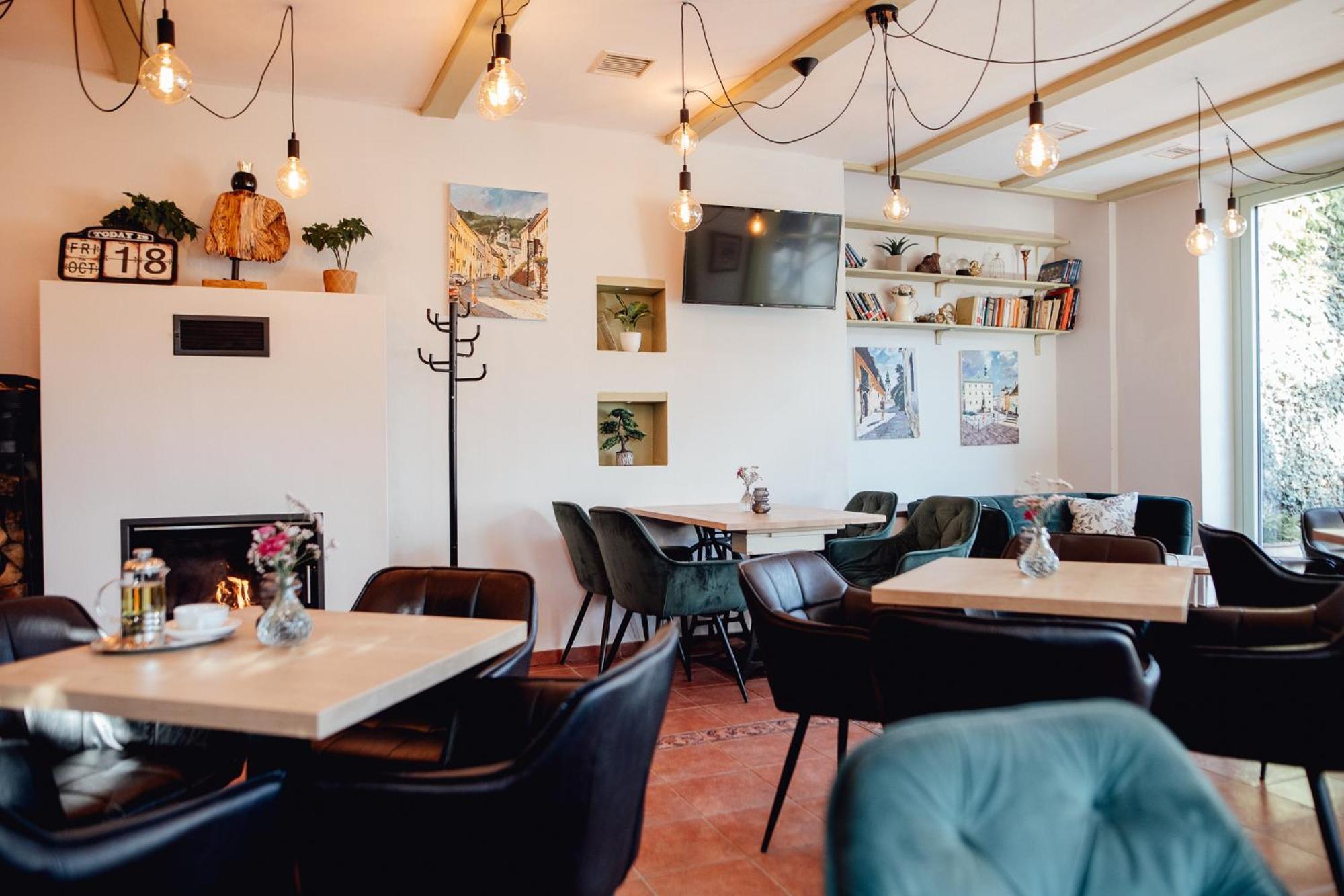 Botanicky Dvor Aparthotel Banska Stiavnica Bagian luar foto